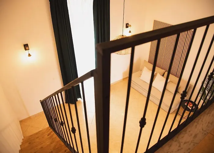 아파트 Aviothic *